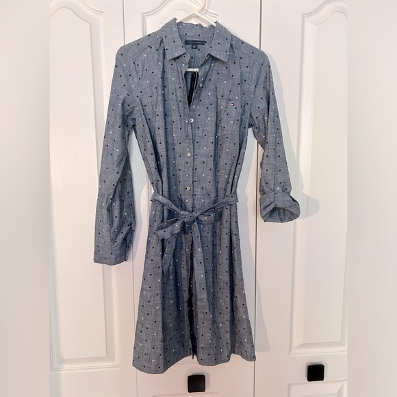 ✨NWT | Tommy Hilfiger | Buttoned up denim polka dots belted dress - Picture 2 of 11
